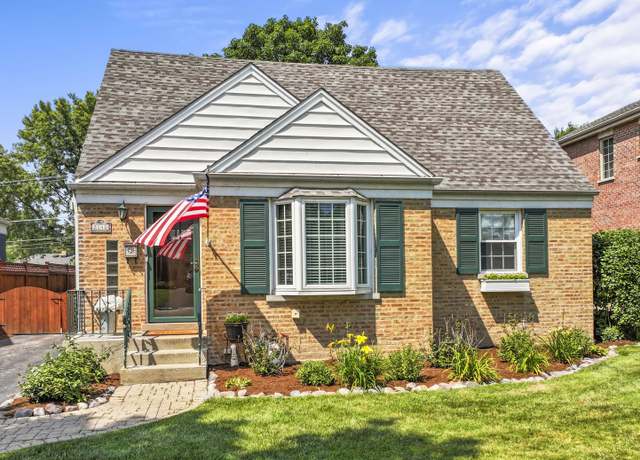 Property at 2140 Walnut Ct, Glenview, IL 60025, 4 beds, 2 baths