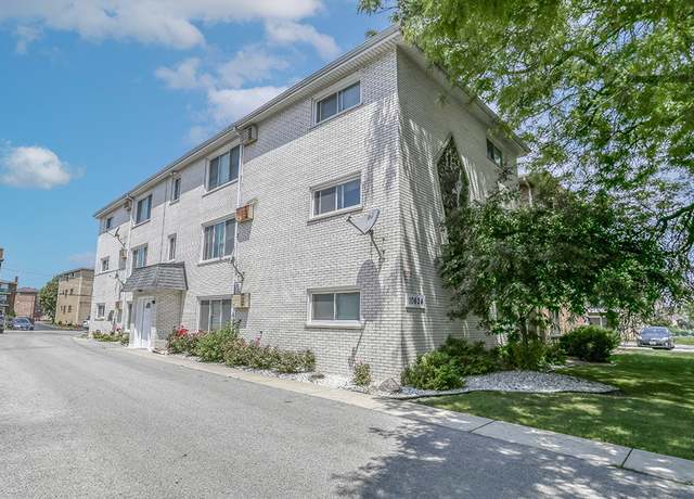 Property at 10634 Parkside Ave, Chicago Ridge, IL 60415, 10 beds, 9 baths