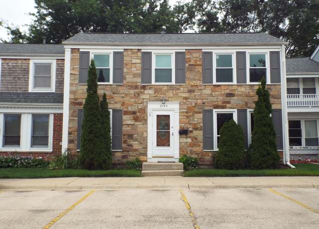 Property at 2143 Hassell Rd, Hoffman Estates, IL 60169, 2 beds, 1.5 baths