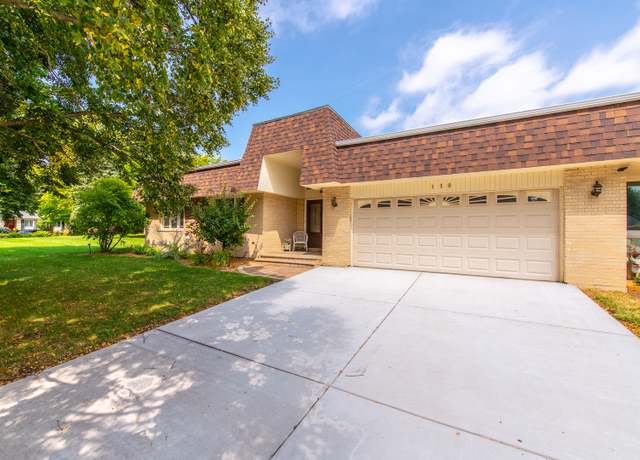 Property at 130 Meadowbrook Ln, Morris, IL 60450, 2 beds, 2 baths