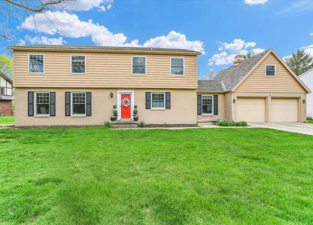 Property at 1917 Woodfield Rd, Champaign, IL 61822, 4 beds, 3 baths