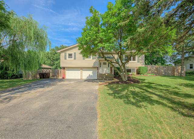 Property at 214 Somerset Ct, New Lenox, IL 60451, 4 beds, 3 baths