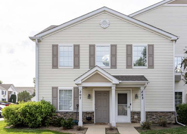 Property at 223 Silverstone Dr #223, Carpentersville, IL 60110, 2 beds, 2 baths