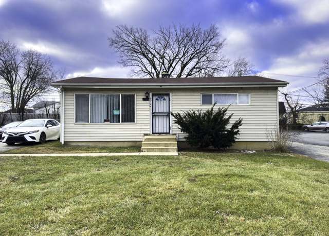 Property at 8724 S Roberts Rd, Hickory Hills, IL 60457, 2 beds, 1 bath