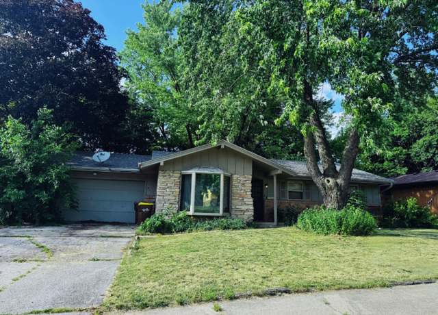Property at 4830 E Lawn Dr, Rockford, IL 61108, 3 beds, 2 baths