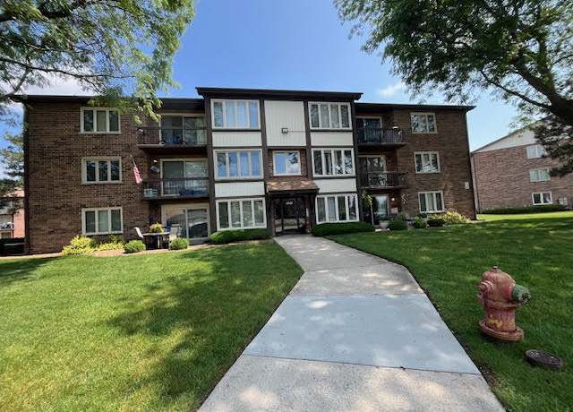 Property at 4948 Circle Ct #704, Crestwood, IL 60418, 2 beds, 2 baths