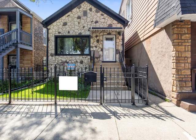 Property at 2920 S Canal St, Chicago, IL 60616, 5 beds, 2 baths