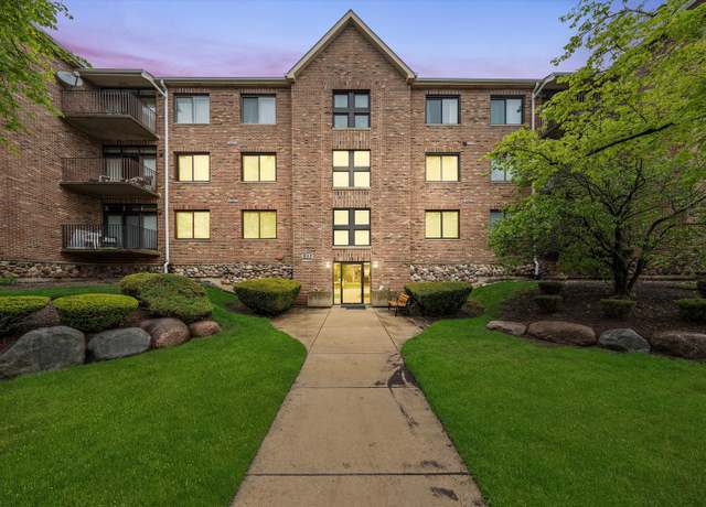 Property at 11001 Deblin Ln #307, Oak Lawn, IL 60453, 2 beds, 2 baths