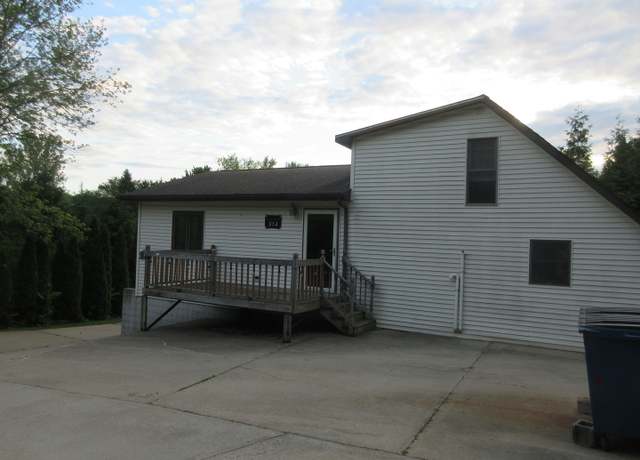 Property at 910 Stony Point Rd, Dixon, IL 61021, 4 beds, 1 bath