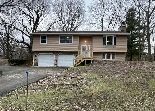 Property at 111 Navaho Ln, Loda, IL 60948, 3 beds, 2.5 baths