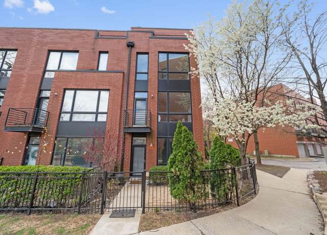 Property at 2864 N Riverwalk Dr, Chicago, IL 60618, 3 beds, 2.5 baths