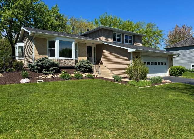 Property at 660 Londonberry Ln, Bolingbrook, IL 60440, 3 beds, 2.5 baths