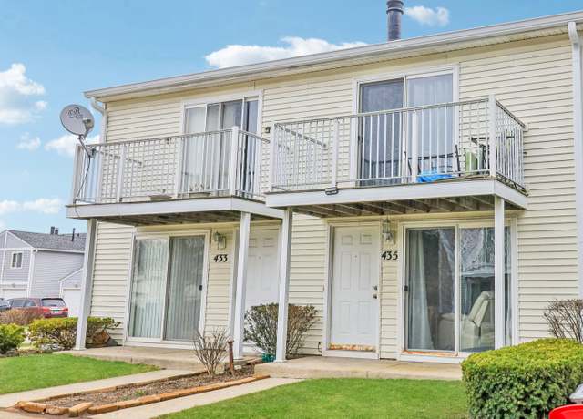 Property at 435 Meadow Green Ln, Round Lake Beach, IL 60073, 3 beds, 1.5 baths