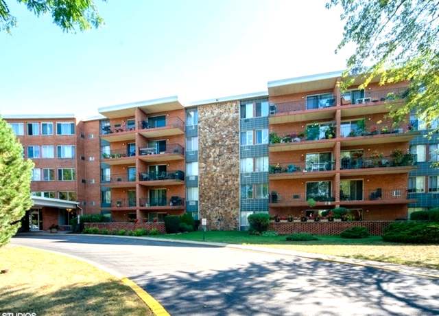 Property at 16 E Old Willow Rd Unit 409S, Prospect Heights, IL 60070, 3 beds, 2 baths