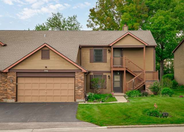 Property at 396 Sandhurst Cir #3, Glen Ellyn, IL 60137, 2 beds, 2 baths