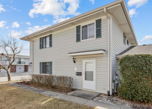 Property at 134 Barcliffe Ln #134, Schaumburg, IL 60194, 2 beds, 1 bath