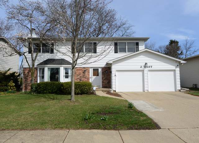 Property at 2 E Suffield Dr, Arlington Heights, IL 60004, 5 beds, 2.5 baths
