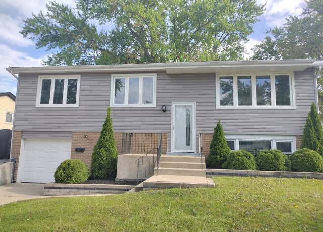 Property at 8907 W 91st Pl, Hickory Hills, IL 60457, 2 beds, 2 baths