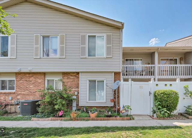 Property at 5E Fernwood Dr, Bolingbrook, IL 60440, 3 beds, 1.5 baths