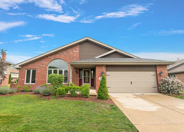 Property at 8542 Monaghan Dr, Tinley Park, IL 60487, 3 beds, 2.5 baths