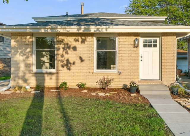 Property at 18037 Edwards Ave, Country Club Hills, IL 60478, 3 beds, 2 baths
