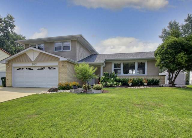 Property at 2601 Willow Ave, Woodridge, IL 60517, 3 beds, 2.5 baths