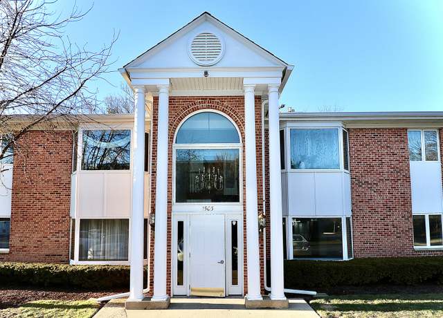Property at 1503 N Milwaukee Ave Unit 2B, Libertyville, IL 60048, 2 beds, 2 baths