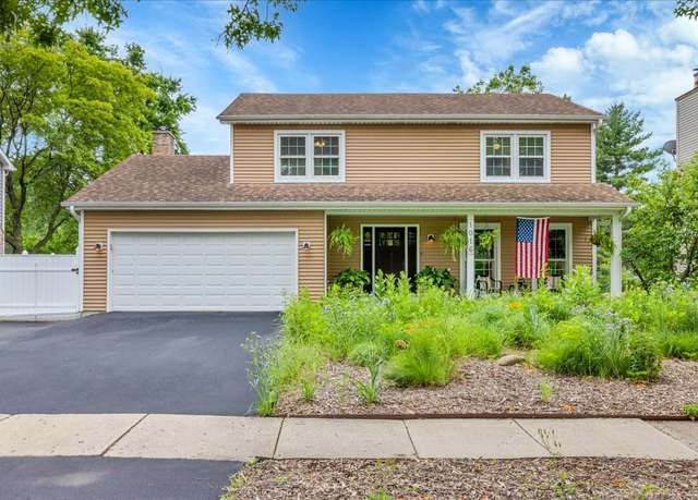Property at 1016 Muirhead Ave, Naperville, IL 60565, 4 beds, 2.5 baths