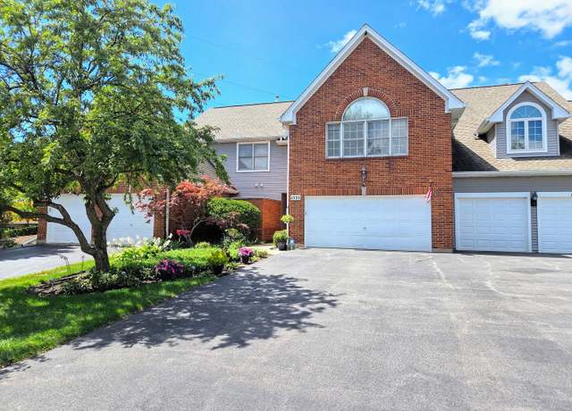 Property at 1535 W Ethans Glen Dr, Palatine, IL 60067, 2 beds, 3.5 baths