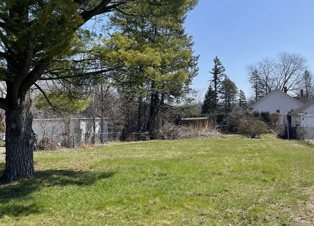 Property at 221 N Graylynn Dr, Mount Prospect, IL 60056