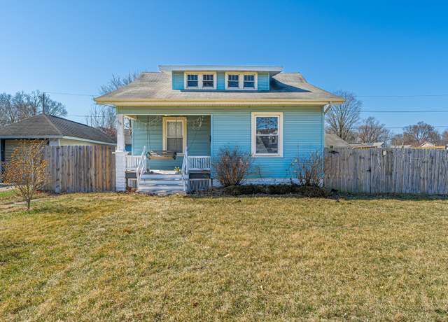 Property at 1113 Broadway St, Lincoln, IL 62656, 3 beds, 1 bath
