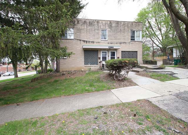 Property at 200 E 11th St, Lockport, IL 60441, 3 beds, 2 baths