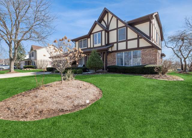 Property at 259 Adler Dr, Libertyville, IL 60048, 5 beds, 3 baths