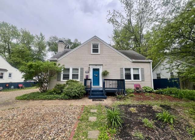 Property at 1013 W Springfield Ave, Champaign, IL 61821, 5 beds, 3 baths