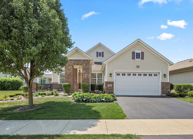 Property at 3832 Chesapeake Ln, Naperville, IL 60564, 3 beds, 3 baths
