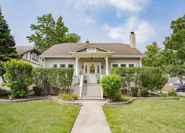 Property at 1020 S Vine Ave, Park Ridge, IL 60068, 3 beds, 3 baths