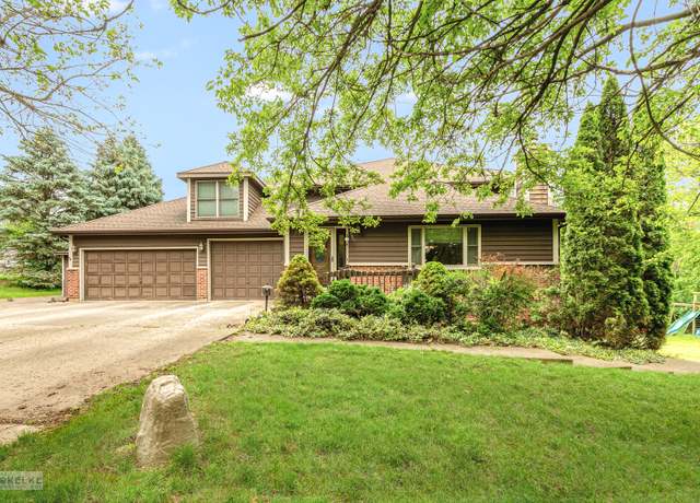 Property at 2800 Arbor Ln, Oswego, IL 60543, 4 beds, 4.5 baths