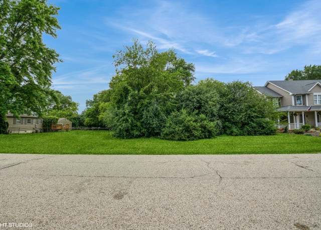 Property at 5511 Greenview Rd, Oakwood Hills, IL 60013