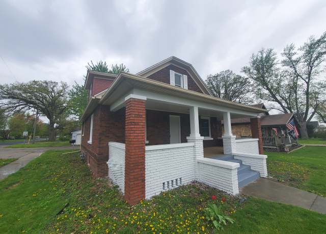 Property at 811 E 12th St, Streator, IL 61364, 4 beds, 2 baths