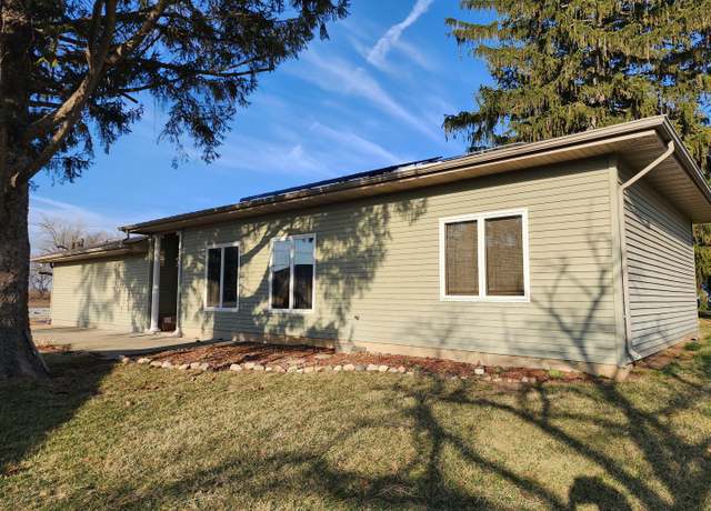 Property at 1208 Feldman Dr, Lincoln, IL 62656, 2 beds, 1 bath