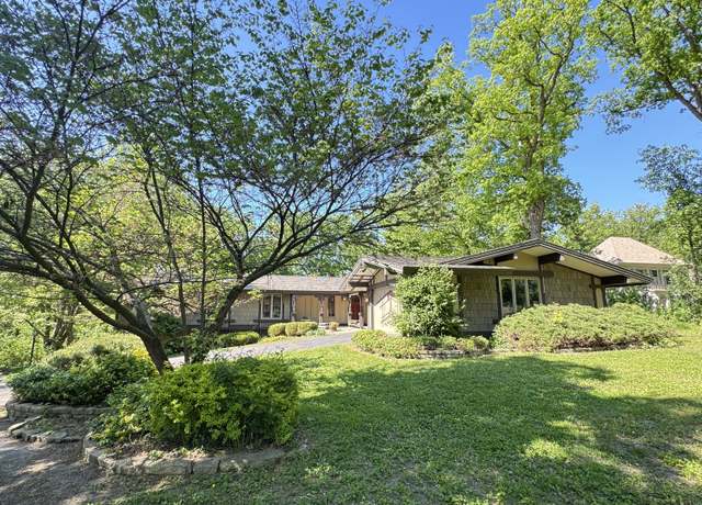 Property at 8712 W 121st St, Palos Park, IL 60464, 4 beds, 4 baths