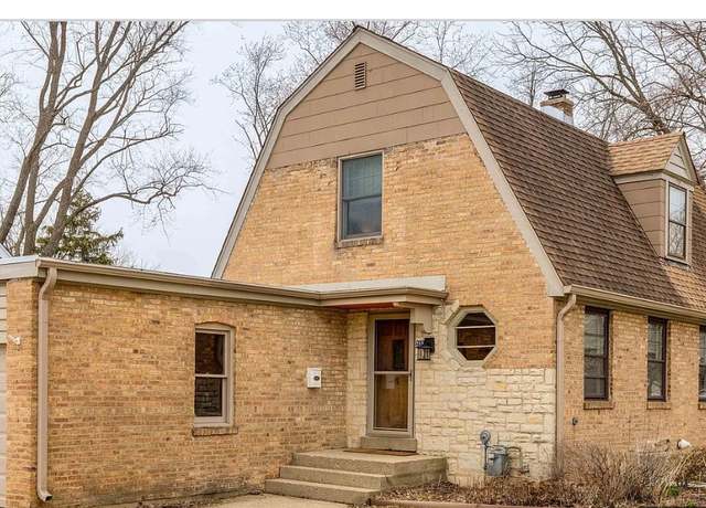Property at 288 N Prairie Ave, Mundelein, IL 60060, 3 beds, 1.5 baths
