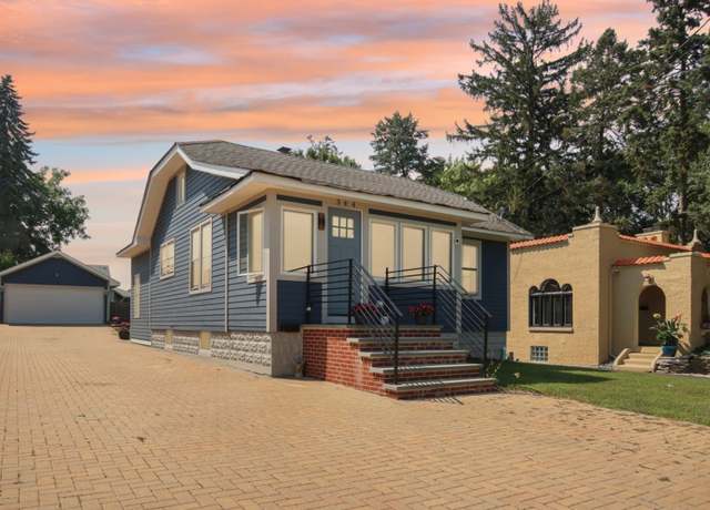 Property at 344 S Lake St, Grayslake, IL 60030, 2 beds, 2 baths