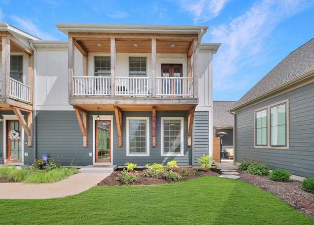 Property at 8 Port Pl, Ottawa, IL 61350, 3 beds, 3.5 baths
