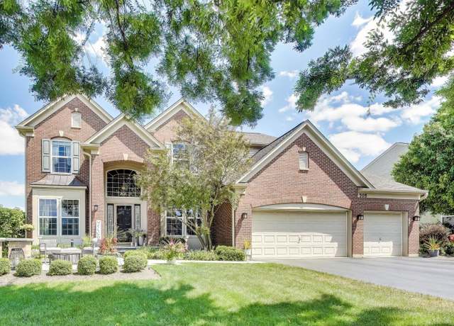 Property at 705 Porter Cir, Lindenhurst, IL 60046, 4 beds, 3 baths