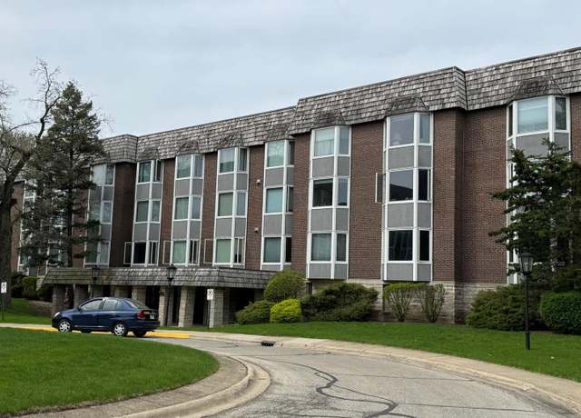 Property at 2600 Windsor Mall Unit 3H, Park Ridge, IL 60068, 2 beds, 2 baths