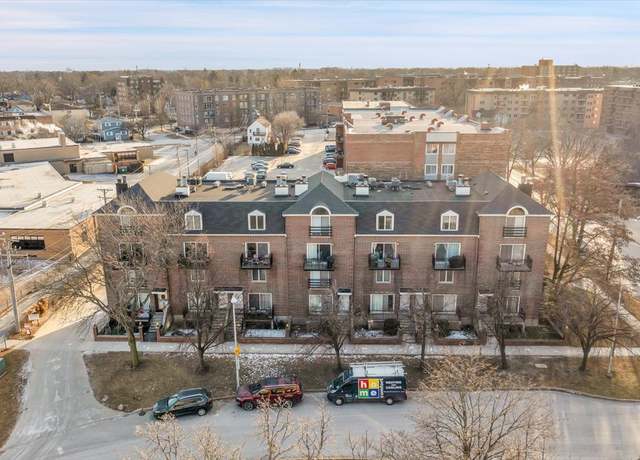 Property at 815 Pearson St #10, Des Plaines, IL 60016, 3 beds, 2.5 baths