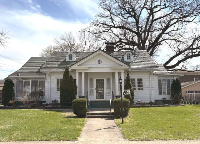 Property at 529 Pearl St, Ottawa, IL 61350, 3 beds, 3.5 baths