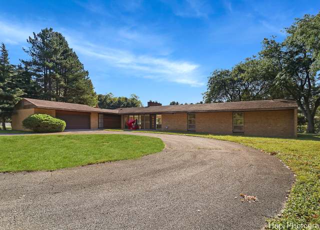 Property at 80 Meadow Hill Rd, Barrington Hills, IL 60010, 3 beds, 2 baths