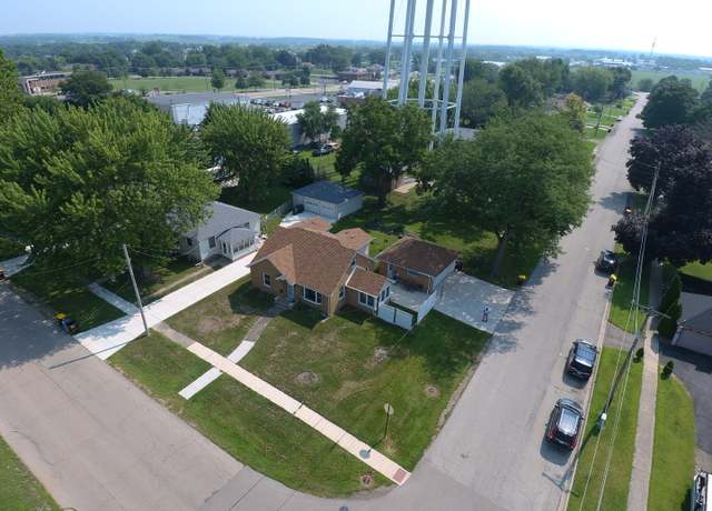 Property at 828 Prospect St, Belvidere, IL 61008, 3 beds, 2 baths